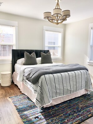 2 habitaciones, camas con efecto memoria y escritorio 