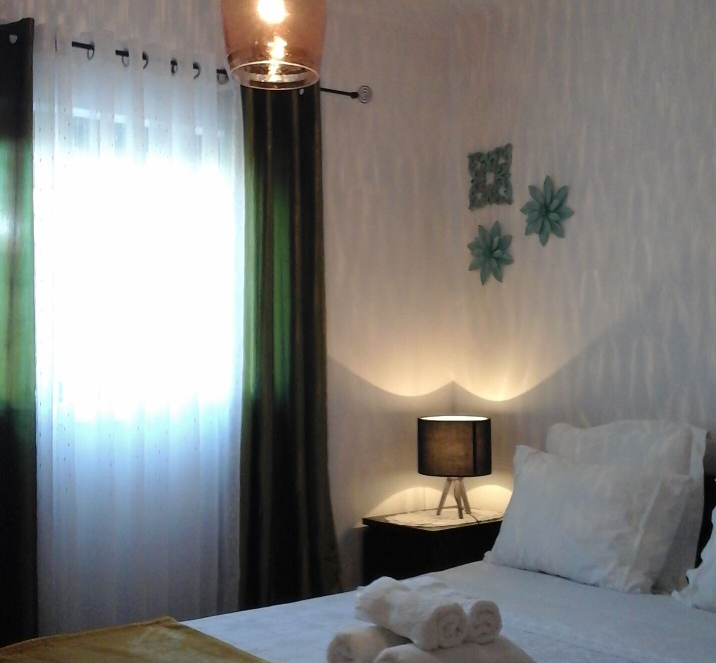 1 chambre, fer et planche à repasser, Wi-Fi, literie fournie