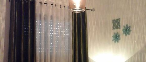 1 chambre, fer et planche à repasser, Wi-Fi, draps fournis