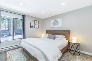 1 sovrum, memory foam-madrasser, strykjärn/strykbräda och gratis wi-fi