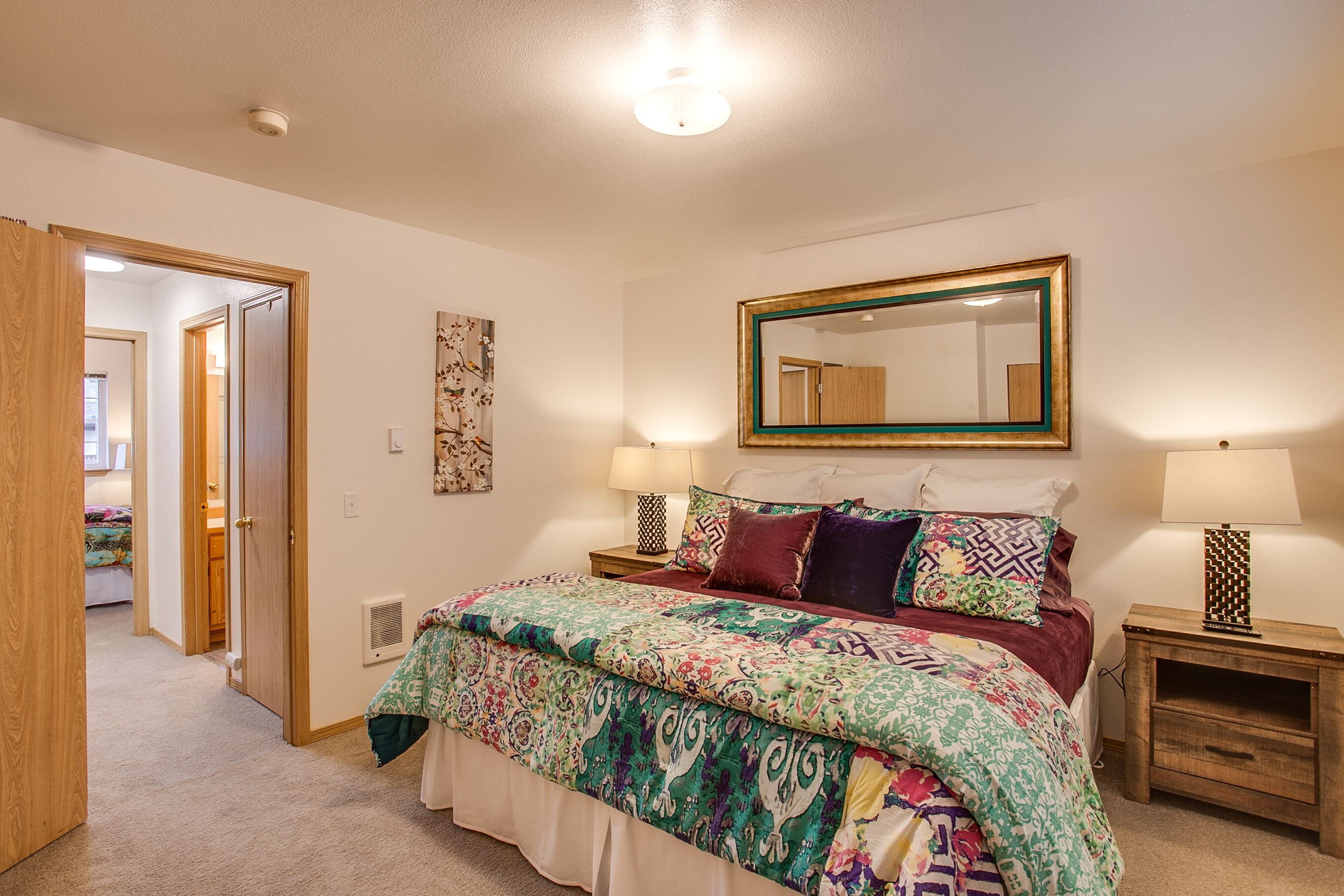 2 室のベッドルーム、アイロン / アイロン台、WiFi、ベッドシーツ