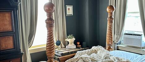 1 bedroom, desk, iron/ironing board, free WiFi