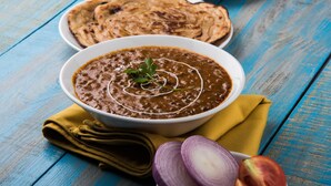 Free daily continental breakfast  - OYO Flagship 45850 Vishwanath Palace (Lucknow)