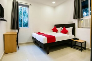 Room - OYO Flagship 38540 Hotel Shangrila Nehru Rd (Mumbai)