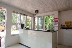 Lobby - OYO Flagship 36852 Hotel Ritz Heritage Khandala Rd (Mawal)