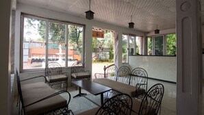 Lobby - OYO Flagship 36852 Hotel Ritz Heritage Khandala Rd (Mawal)