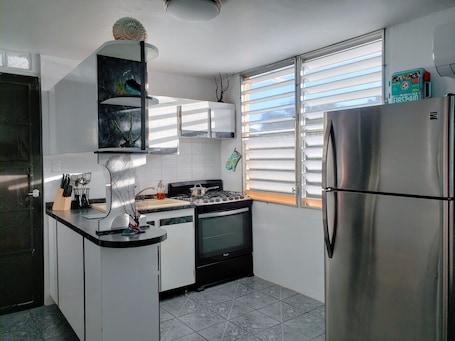 Fridge, microwave, oven, stovetop. Steps from the Beach & Bio Bay Tours in Esperanza