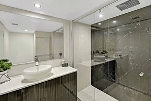 Apartment, 2 Bedrooms | Bathroom | Shower, free toiletries, towels - Grand, Bright, Modern Home (Surfers Paradise)