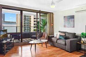 Apartment, 1 Bedroom | Living area