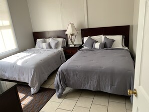 2 bedrooms, iron/ironing board, WiFi, bed sheets - Near French quarter nice two bedroom + (New Orleans)