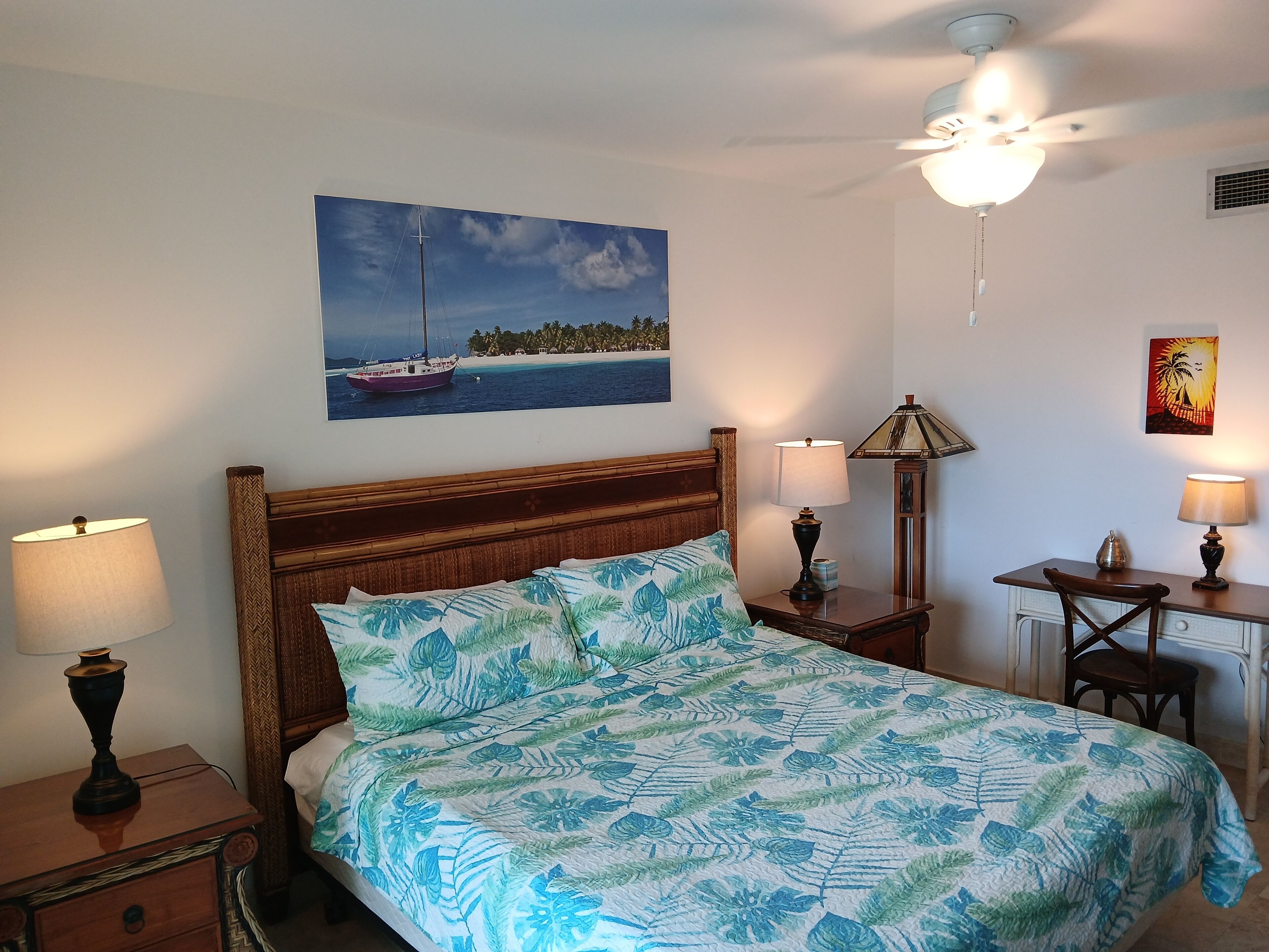 2 Schlafzimmer, Zimmersafe, Schreibtisch, Bügeleisen/Bügelbrett