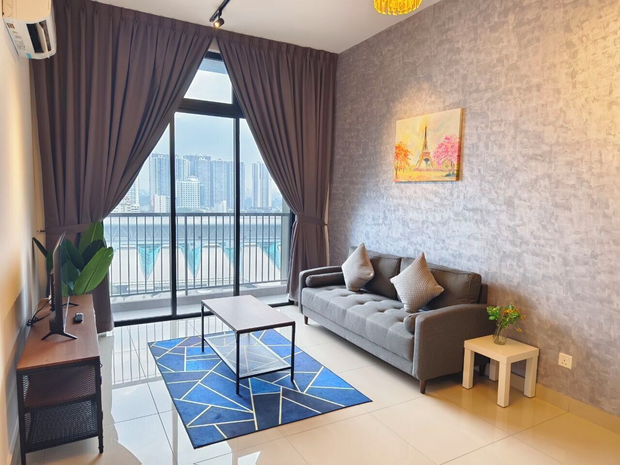 family apartment | 1 bedroom, blackout curtains, iron/ironing board, free wifi