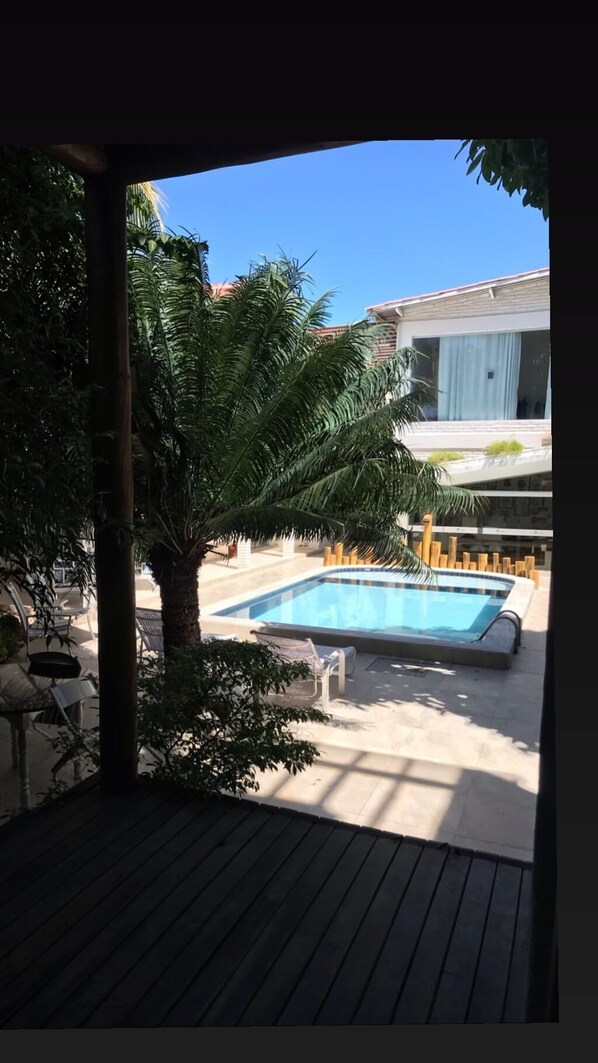 2 piscinas externas, guarda-sóis, espreguiçadeiras