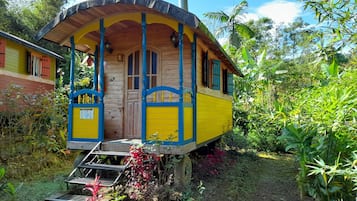 Cabana romântica, 1 quarto | Individualmente decorados, escrivaninha, Wi-Fi de cortesia