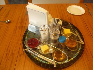 Free daily buffet breakfast  - Blue Spur Bed and Breakfast (Hokitika)