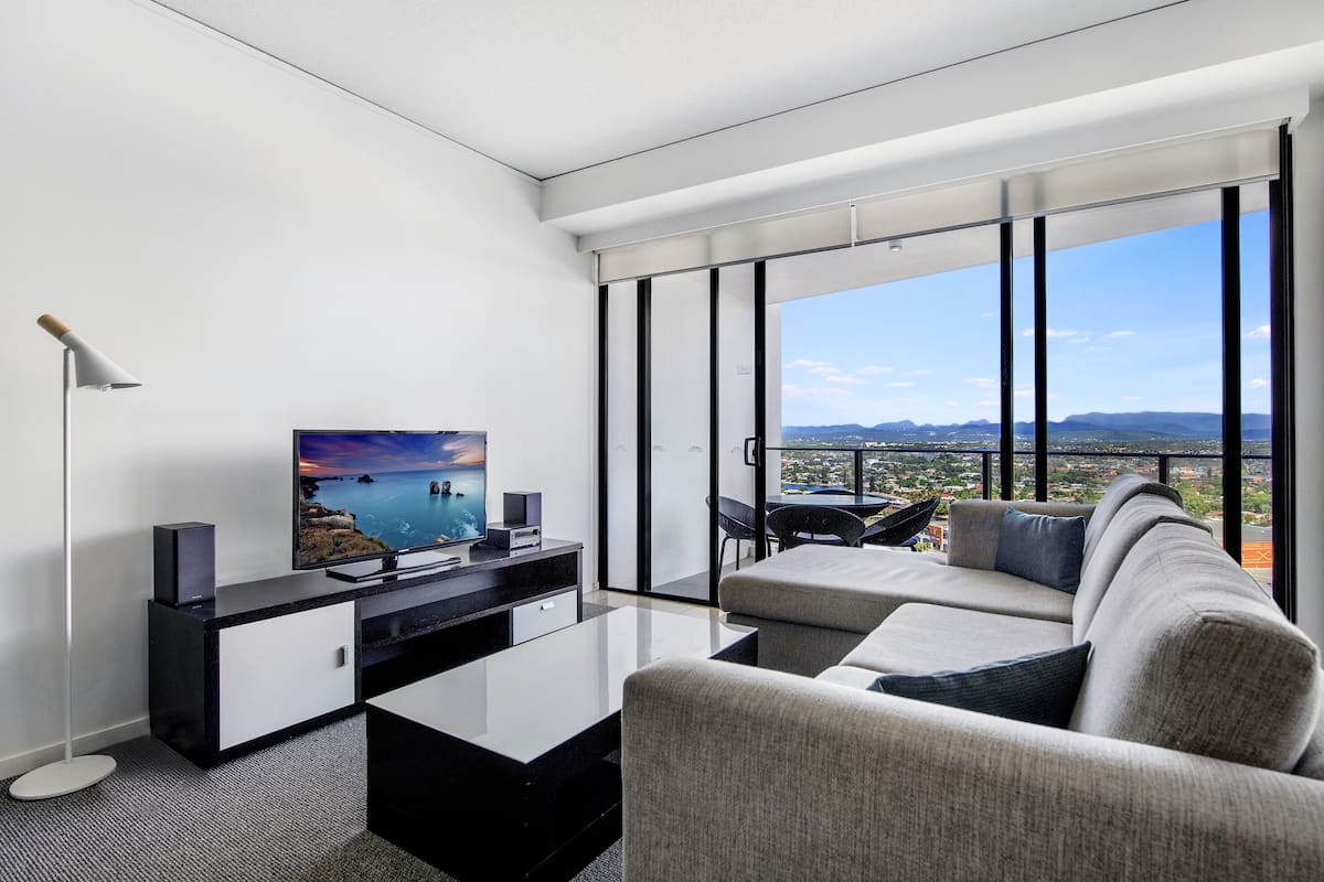 Deluxe Apartment, 1 Bedroom, Mountain View | Living room
