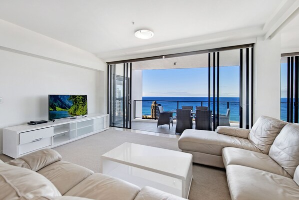 Luxury Penthouse | Living area | Flat-screen TV - Sierra Grand Apartments (Broadbeach)