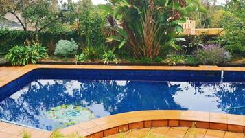 Kolam renang outdoor
