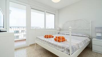 2 Schlafzimmer, BĂŒgeleisen/BĂŒgelbrett, Internetzugang, BettwĂ€sche