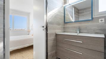 2 chambres, fer et planche Ă repasser, accĂšs Internet, draps fournis