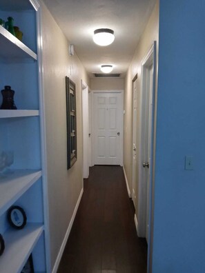 Interior - Lakeland Entire Home (Lakeland)