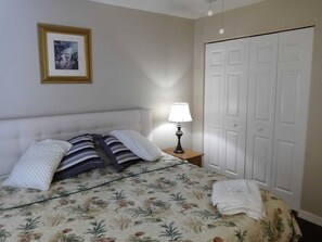 Room - Lakeland Entire Home (Lakeland)