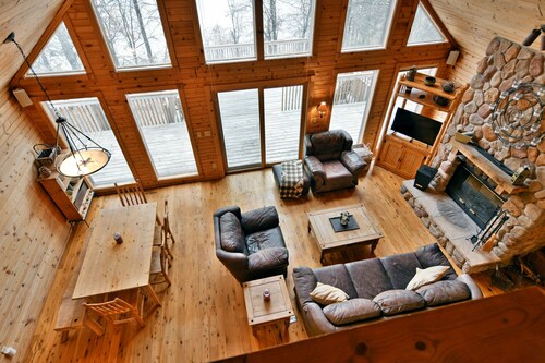 Wunderschönes Cedar Chalet Lake Cabin am Middle Lake