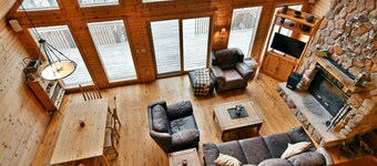Beautiful Cedar Chalet Lake Cabin on Middle Lake!!!