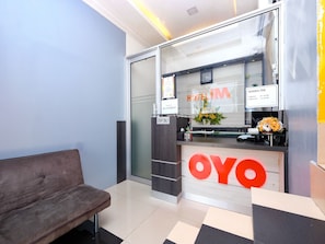 Lobby - OYO 89587 IM Hotel (Kuantan)