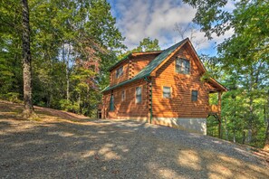Exterior - Secluded Cabin w/ Deck 13 Miles to Downtown Murphy (Murphy)