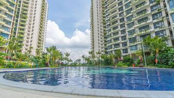 Kolam renang terbuka