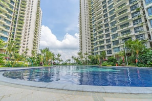 Outdoor pool - OYO Home 89312 Fantastic 1 Bedroom Starview (Gelang Patah)