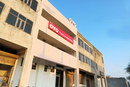 OYO Flagship 42752 Greenfield Colony