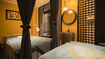 Couples treatment room(s), steam room, body treatments