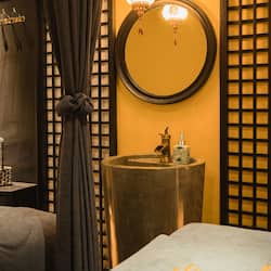 Couples treatment rooms, steam room, body treatments, hot stone massages