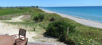  Absolutely Awesome Beach Front Rural Retreat. 