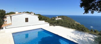 Holiday rental apartment with swimming pool in Begur, Sa Tuna