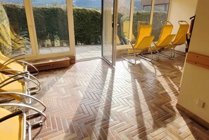 Interior - Studio with a view to the Tauplitzalm (Bad Mitterndorf)