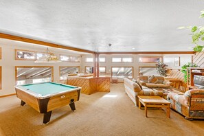 Games room - Comfortable mountain condo with wood-burning fireplace & patio, near skiing (Silverthorne)