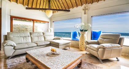 Absolute Oceanfront 2 Bedroom Villa Nautilus