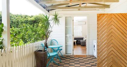 "The Shed" in Historic Precinct walking distance to the City Center
