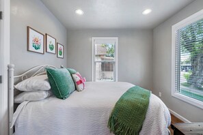 2 bedrooms, desk, iron/ironing board, travel cot