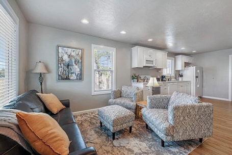 Smart TV. The West End Cottage