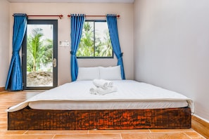 Standard Double Room, Ocean View | Minibar, desk, blackout drapes, soundproofing - Local Beach Phu Quoc (Phu Quoc)