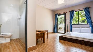 Standard Double Room, Ocean View | Minibar, desk, blackout drapes, soundproofing