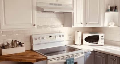 Western Slope Cozy Cottage - Home Away From Home