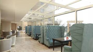 供應早餐 (每人 CNY48)