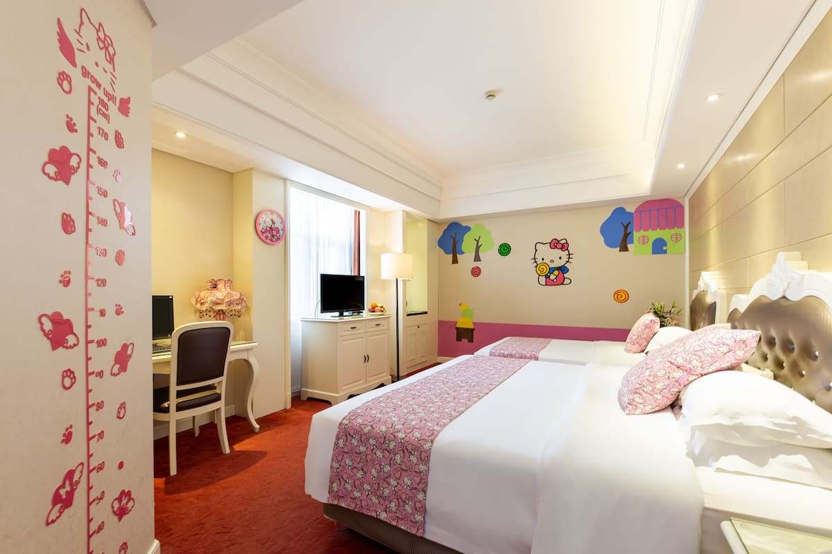 Chambre Familiale | Bureau, rideaux occultants, Wi-Fi gratuit, draps fournis
