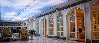 Hengdian Film Town Fengjing Jiali Hotel (Qingming Shanghe Tu Branch)