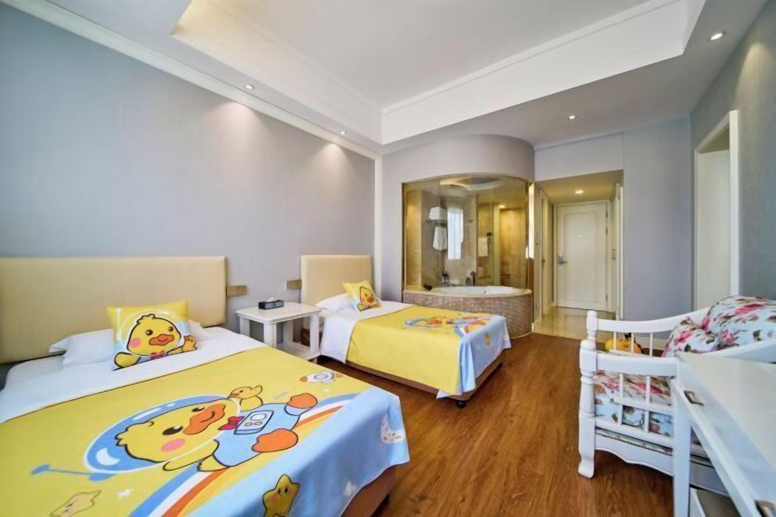 책상, 암막 커튼, 무료 WiFi